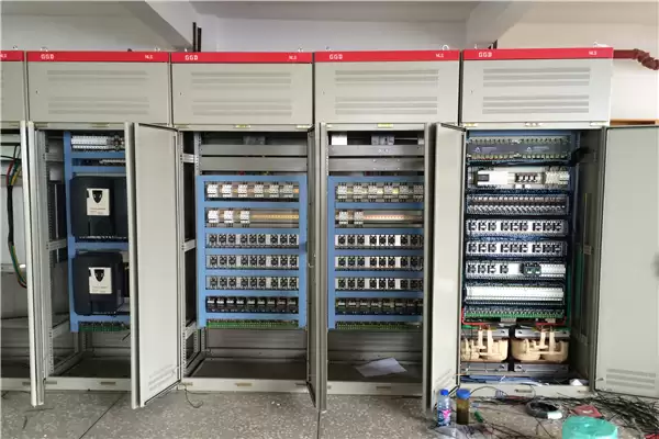 Control Cabinet خزانة التحكم