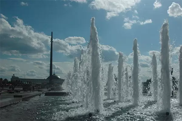 Snow Pine Fountain