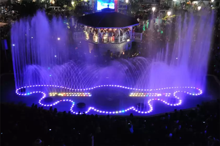 Tuxpan Park Pond Dancing Water Musical Fountain, Mexico