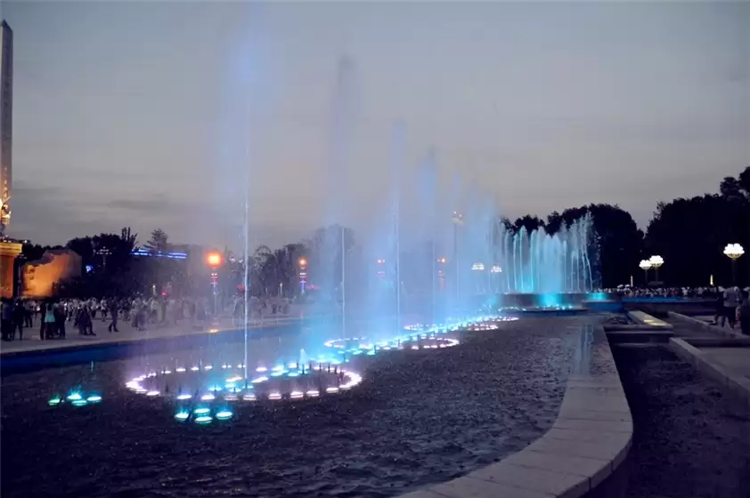 Xinjiang Shihezi City Century Plaza Dancing Water Fountain Music Fountain, China3