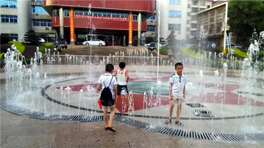Yizhang County Government Square Dry Floor Musical Water Fountain, China