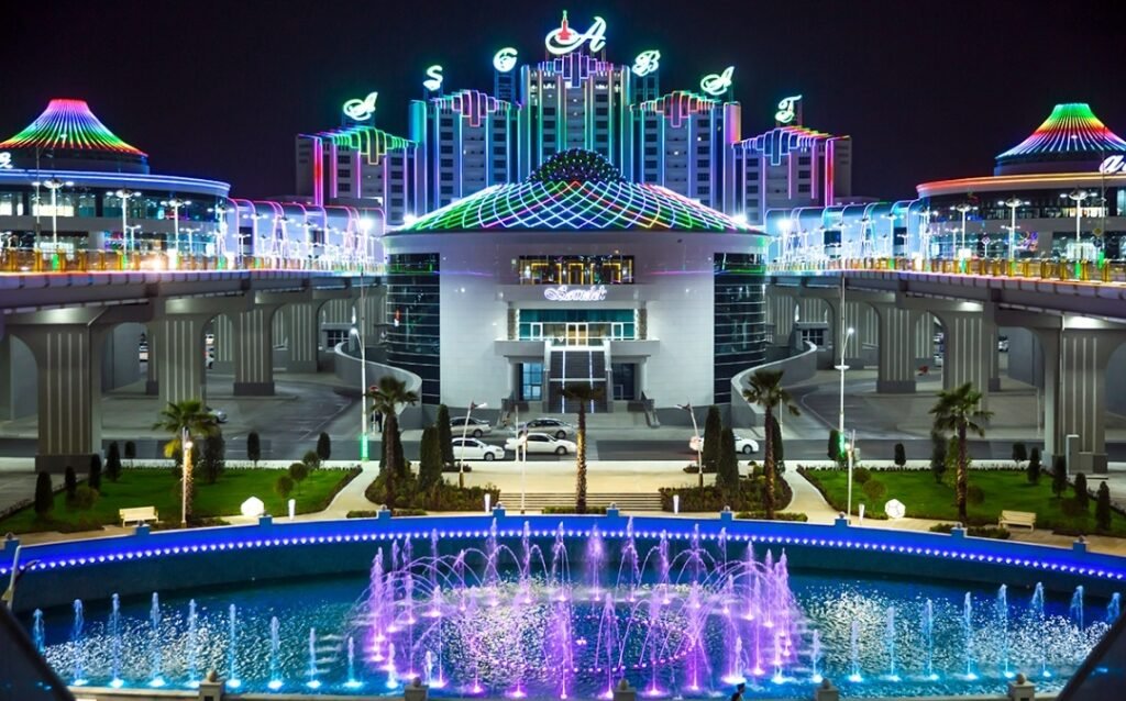 Fuentes danzantes en Turkmenistán: una fascinante mezcla de agua, luz y música 3 Ashgabat Mall Fountain